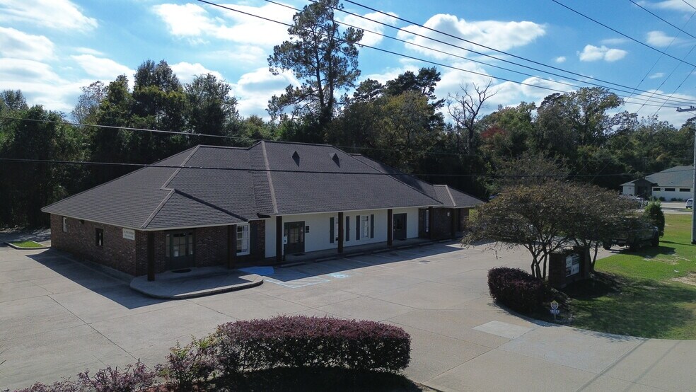 More Photos Of 18522 Magnolia Bridge Rd, Greenwell Springs Office For Lease