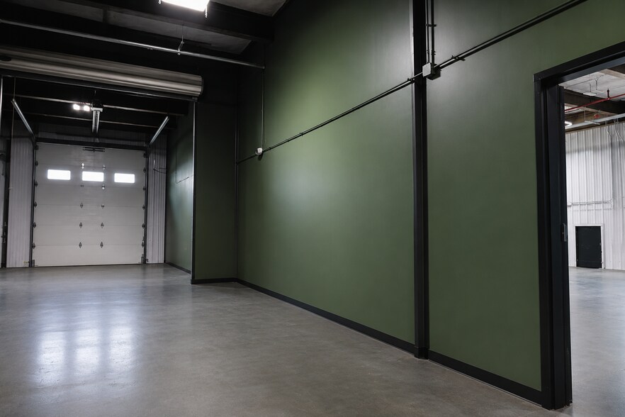 More Photos Of 2 Market St, Webster Warehouse For Lease