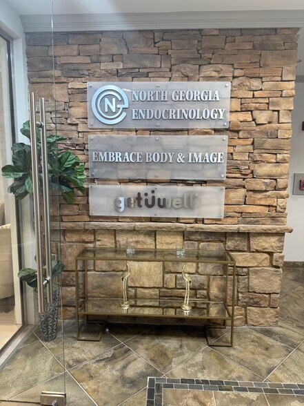 More Photos Of 10475 Medlock Bridge Rd, Johns Creek Medical For Lease