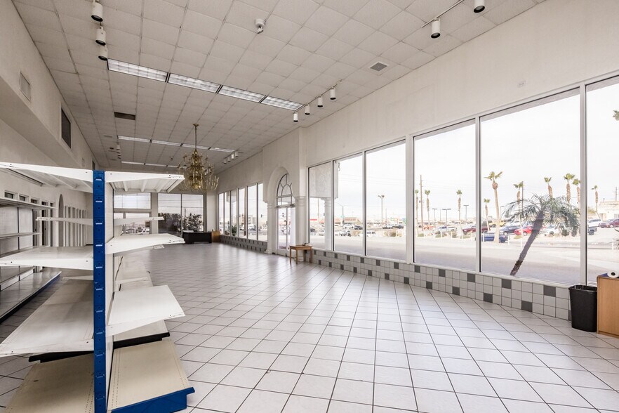 More Photos Of 951 Lake Havasu Ave N, Lake Havasu City Showroom For Lease