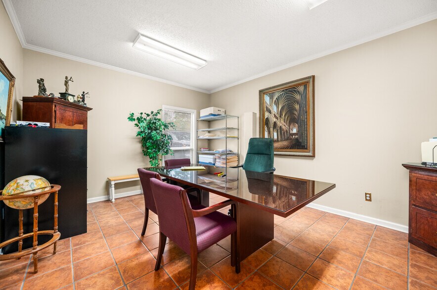 More Photos Of 1603 Melrose St, Pineville Office For Sale