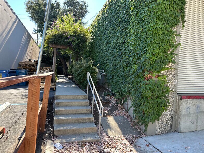 More Photos Of 3380 Vincent Rd, Pleasant Hill Light Distribution For Lease