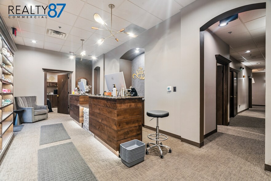 More Photos Of 2931 7th Ave, Marion General Retail For Lease