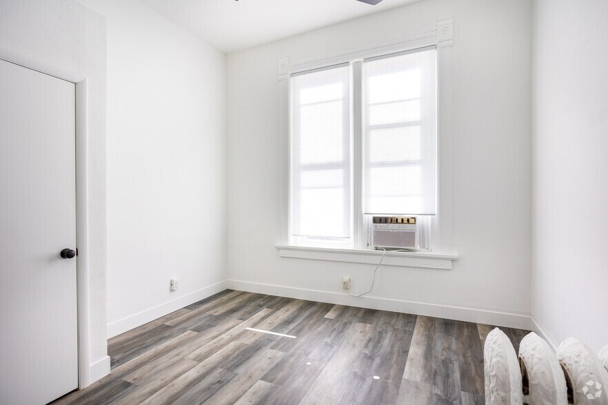 More Photos Of 2031-2033 Curtis St, Denver Apartments For Lease