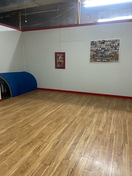 More Photos Of 1220 College St, Clarksville Industrial For Sale