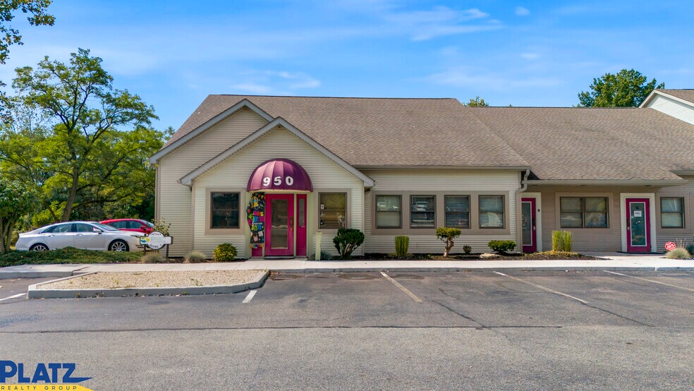Primary Photo Of 950 Youngstown Warren Rd, Niles Medical For Sale
