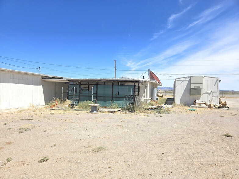 More Photos Of 10135 S Barrackman Rd, Mohave Valley Light Distribution For Lease