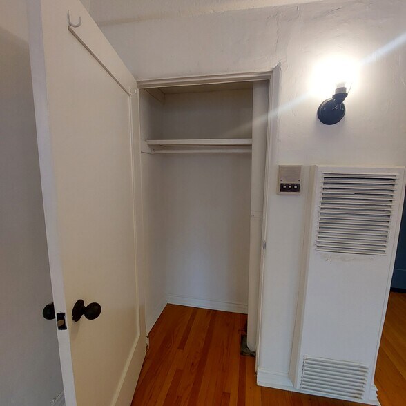 More Photos Of 626 S Cloverdale Ave, Los Angeles Apartments For Sale