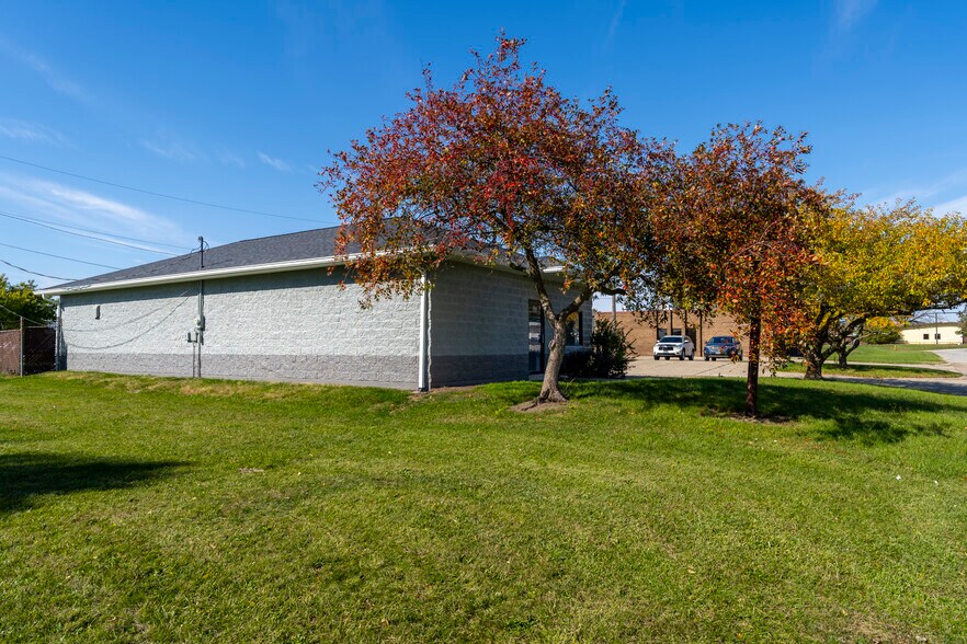 More Photos Of 3085 N Kandy Ln, Decatur Office For Lease