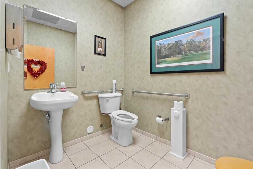 More Photos Of 6540 Brevard Rd, Etowah Office For Sale