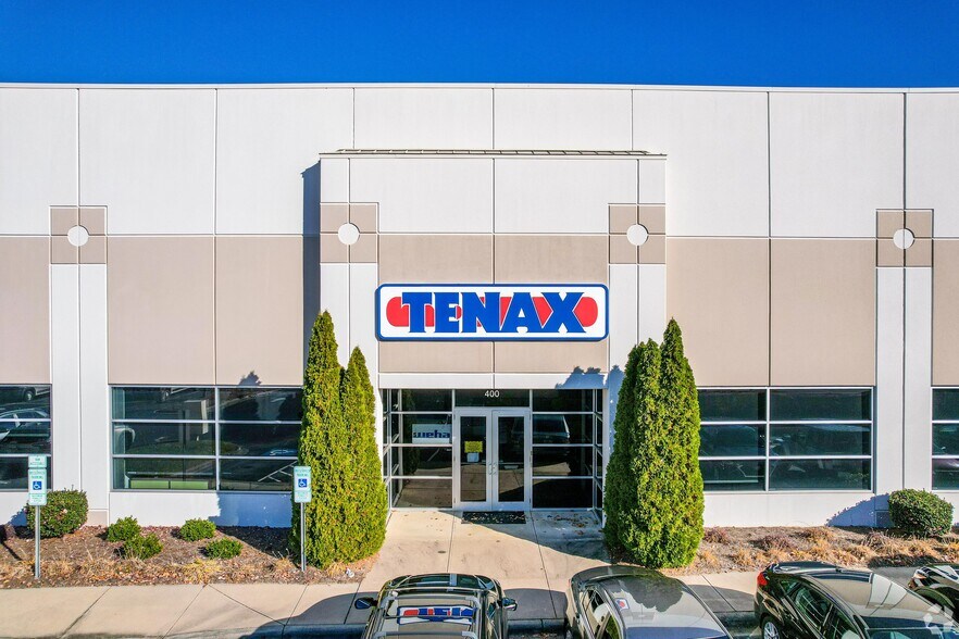 More Photos Of 7606 Whitehall Executive Dr, Charlotte Distribution For Lease