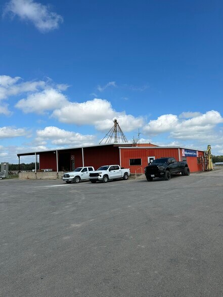 Primary Photo Of 10195 FM 2676, Rio Medina Industrial For Lease