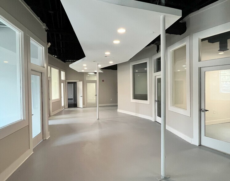 More Photos Of 812 Lambert Dr NE, Atlanta Research And Development For Lease