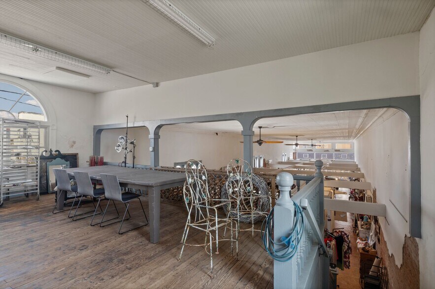 More Photos Of 219 N Main St, Winnsboro Storefront For Sale