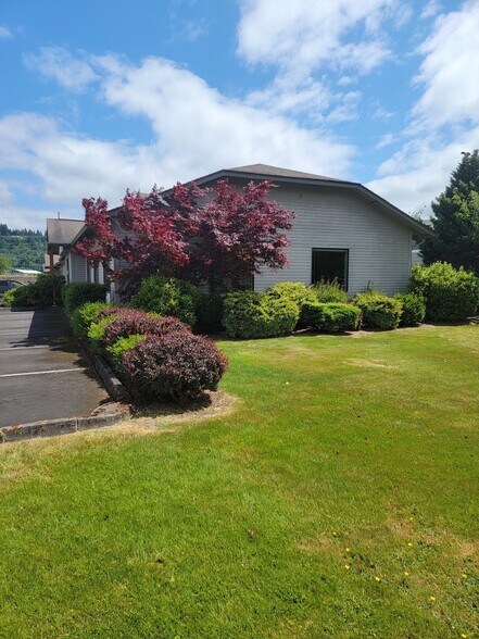 More Photos Of 1900 Belmont Loop, Woodland Storefront Retail Office For Lease