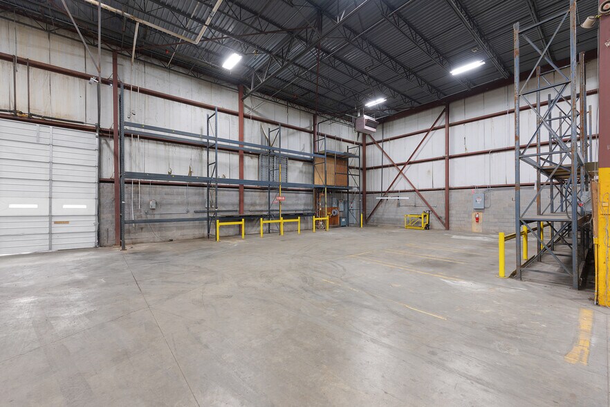 More Photos Of 479 Swanson Dr, Dresden Manufacturing For Lease