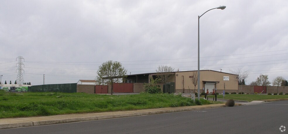 More Photos Of 5920 Outfall Cir, Sacramento Warehouse For Lease