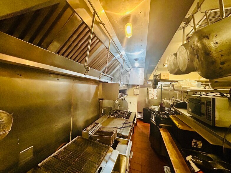 More Photos Of 32123 Cathedral Canyon Dr, Cathedral City Restaurant For Sale