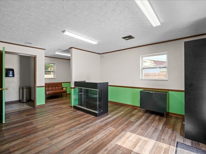 More Photos Of 1452 Bellaire Ln NE, Palm Bay Freestanding For Sale