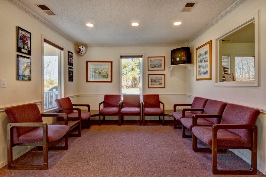 More Photos Of 14 Medical Center Dr SW, Supply Medical For Sale