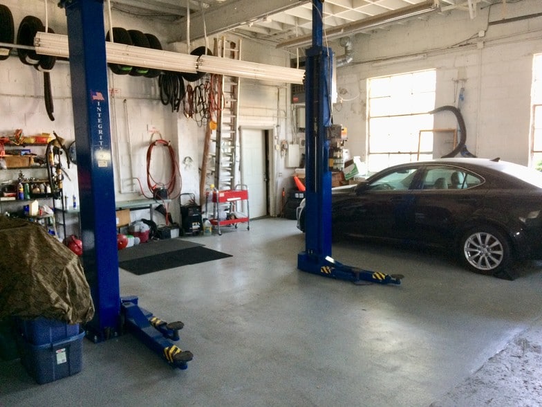 More Photos Of 400 Black Horse Pike, Mount Ephraim Auto Dealership For Sale