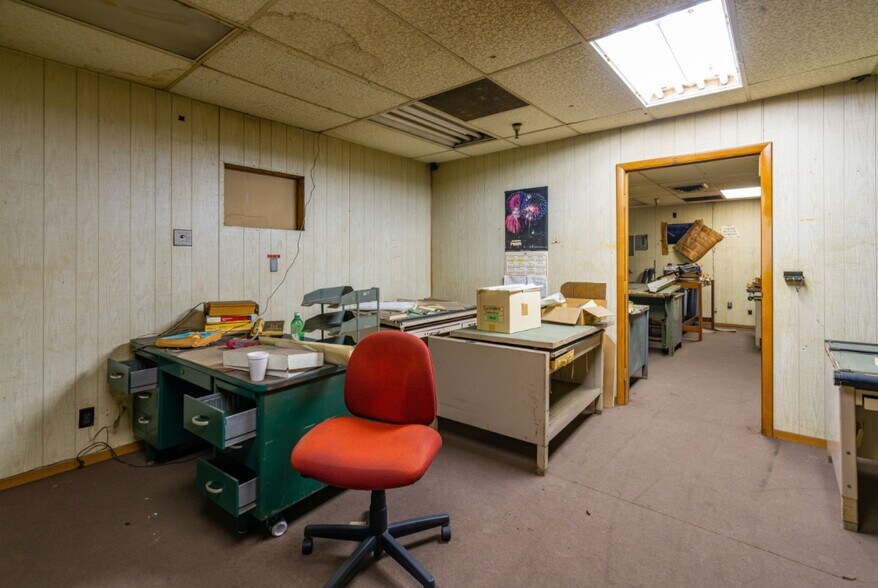 More Photos Of 621 Dana St NE, Warren Manufacturing For Lease