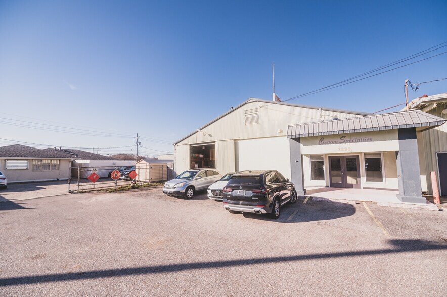 More Photos Of 3223 25th St, Metairie Loft Creative Space For Sale