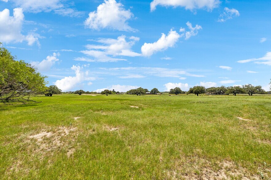 More Photos Of 995 W Gates Valley Rd, Poteet Land For Sale