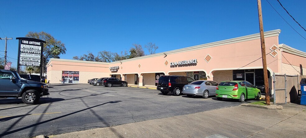 More Photos Of 1808 Antoine Dr, Houston Storefront For Lease