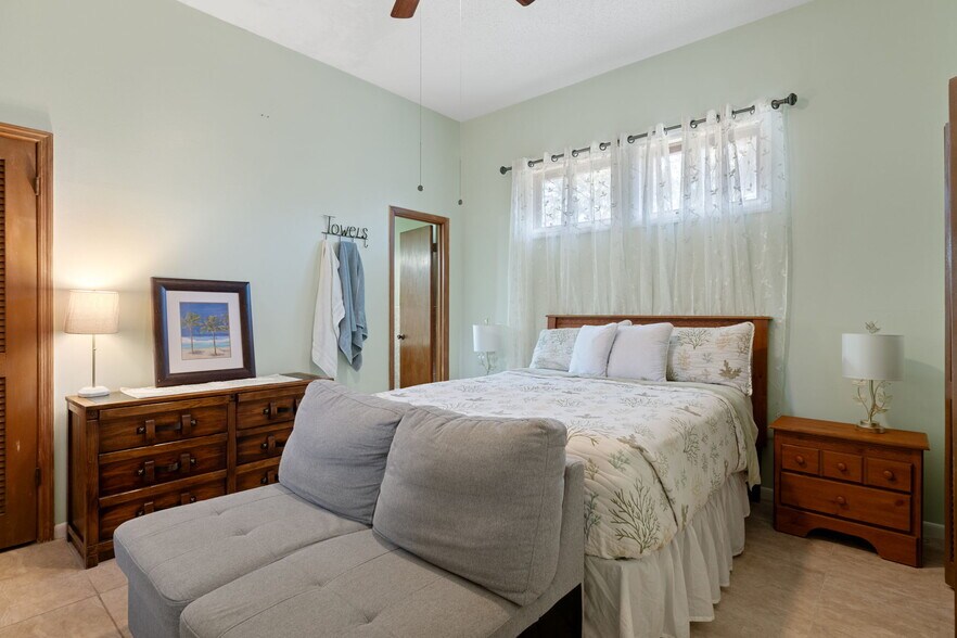 More Photos Of 8301 Congress St, Port Richey Flex For Sale