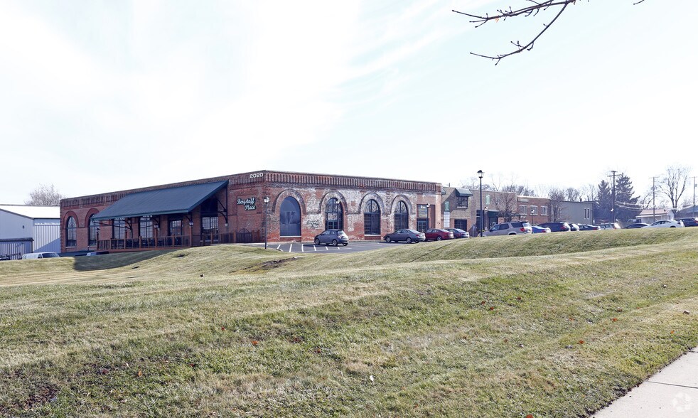 More Photos Of 2020 E Washington Blvd, Fort Wayne Loft Creative Space For Lease