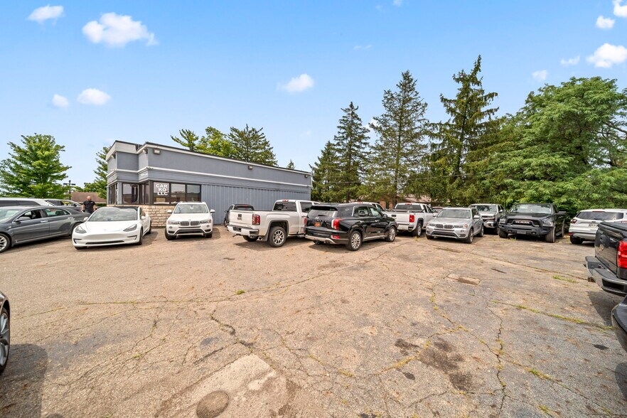 More Photos Of 5250 E Main St, Columbus Auto Dealership For Sale