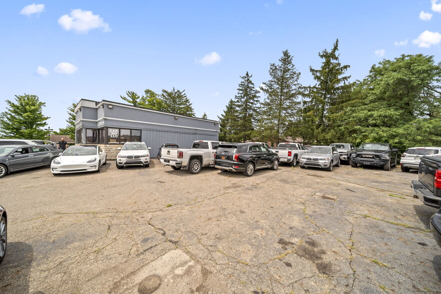 More Photos Of 5250 E Main St, Columbus Auto Dealership For Lease