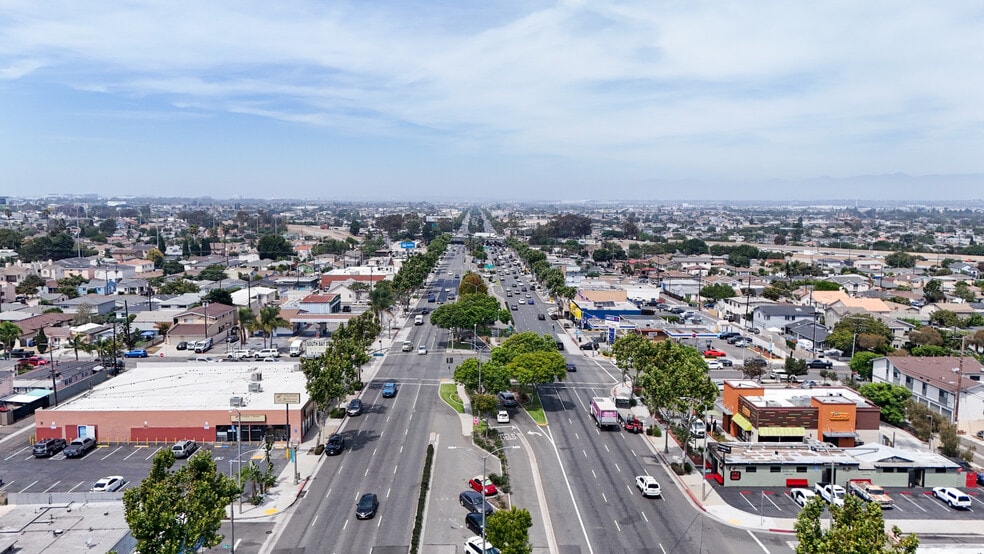 More Photos Of 16607-16617 Hawthorne Blvd, Lawndale Storefront For Sale