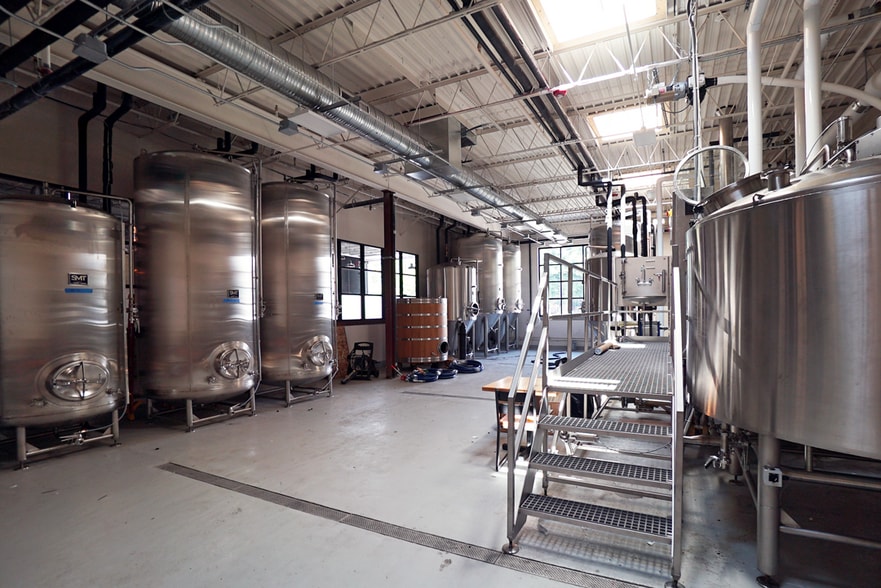 More Photos Of 520 7th St, Buffalo Specialty For Lease