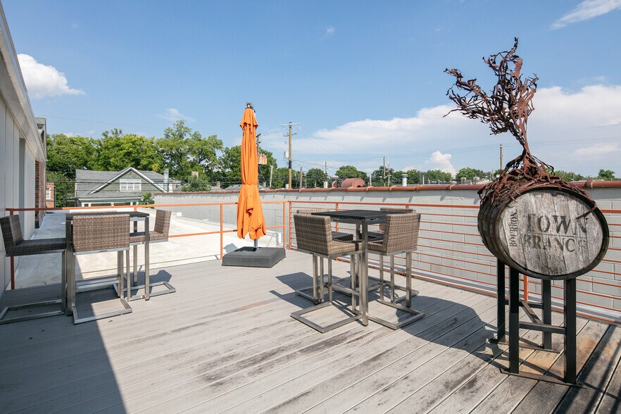 More Photos Of 146 E Third St, Lexington Office For Lease