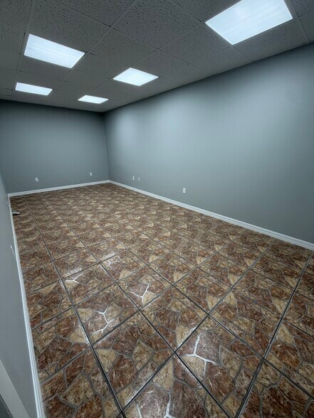 More Photos Of 555 Parque Dr, Ormond Beach Coworking Space