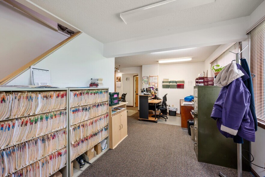 More Photos Of 290 Church St, Saratoga Springs Office For Sale