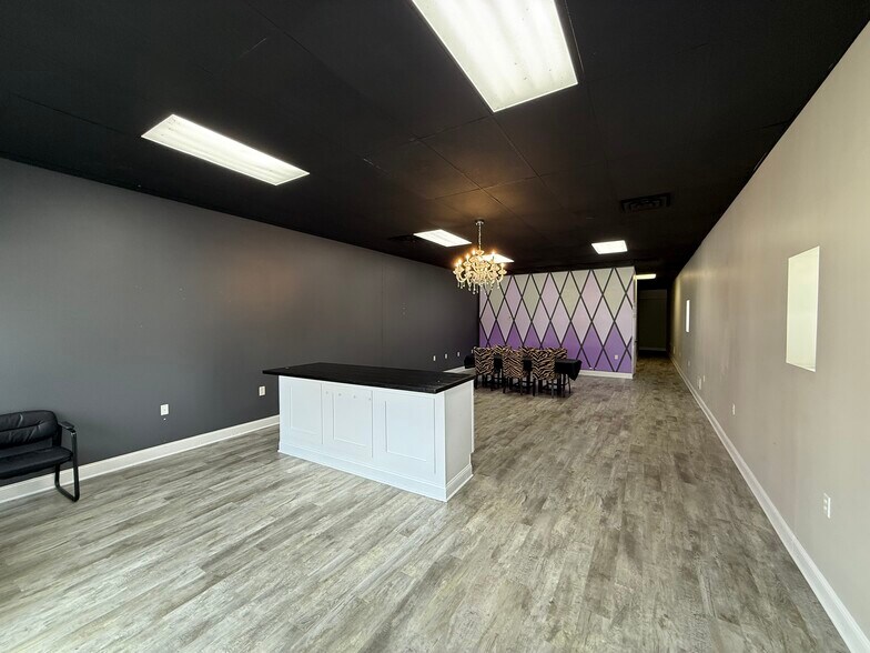 More Photos Of 216 E Grand River Rd, Laingsburg General Retail For Sale