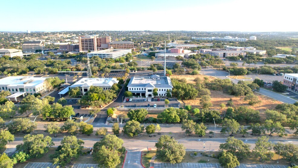 More Photos Of 335 E Sonterra Blvd, San Antonio Medical For Lease