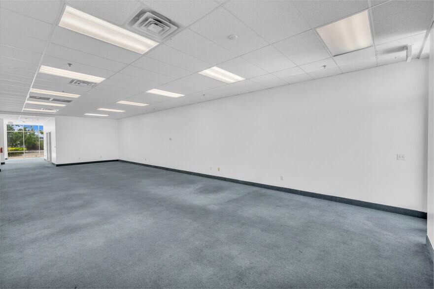 More Photos Of 520 W Telegraph St, Washington Freestanding For Lease