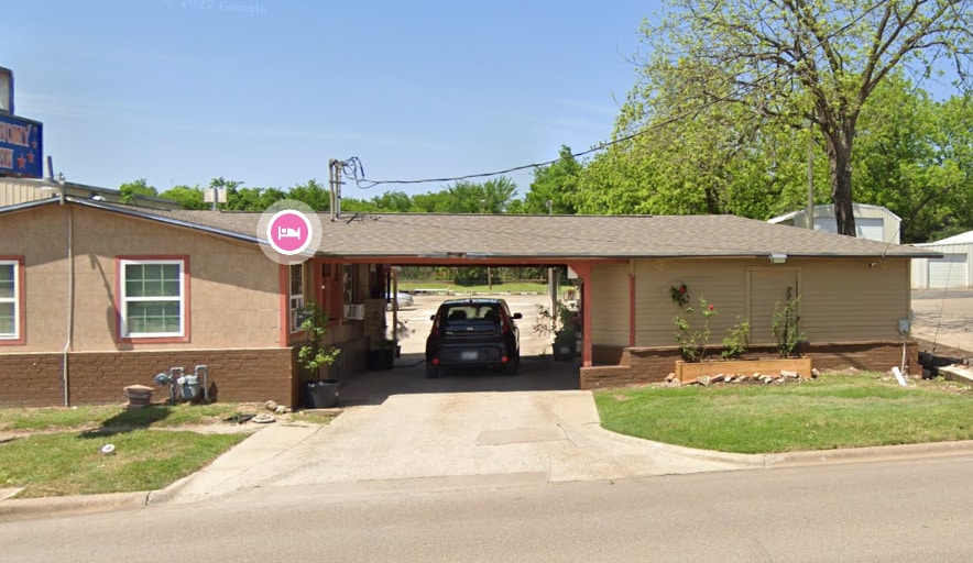 807 E Milam St, Mexia, TX 76667 Hotel For Sale