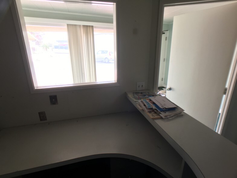 More Photos Of 250-270 E 7th St, Upland Medical For Lease