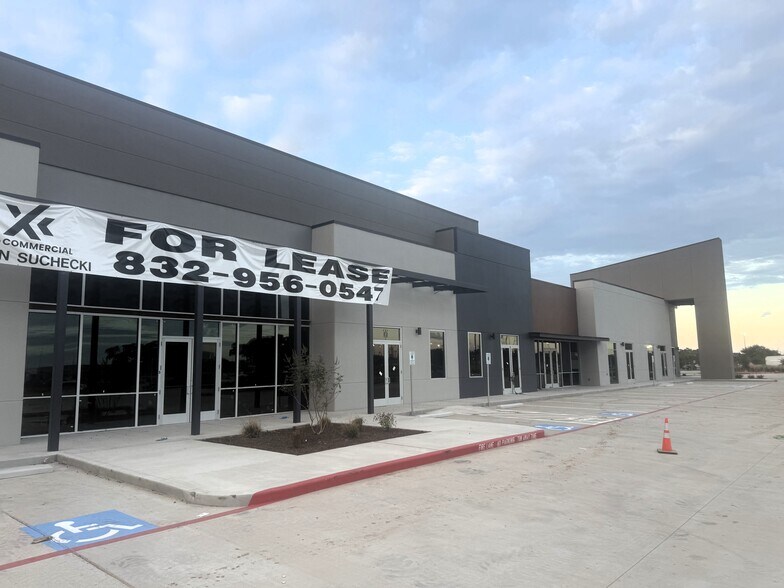 More Photos Of 1320 W League City Pky, League City Storefront For Lease