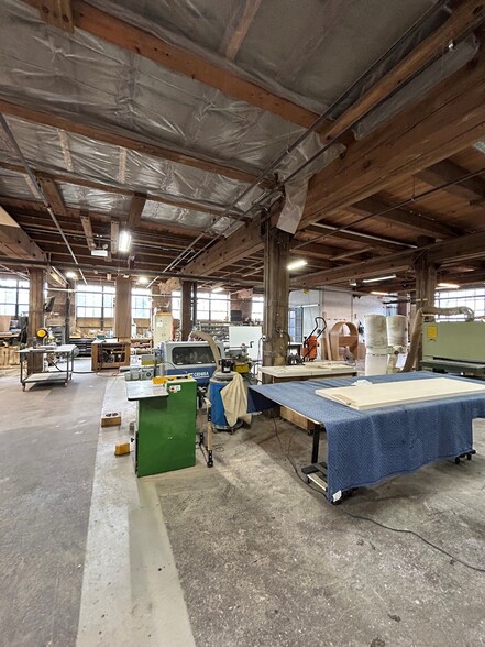 More Photos Of 4348 W Lake St, Chicago Warehouse For Lease