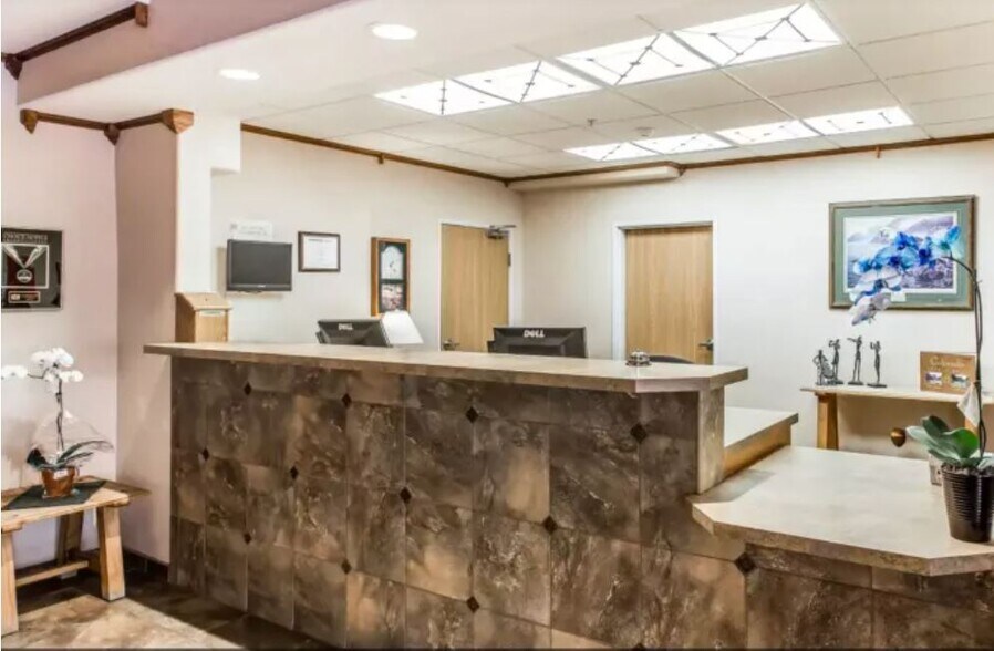 More Photos Of 781 Burning Mountain Ave, New Castle Hotel For Sale