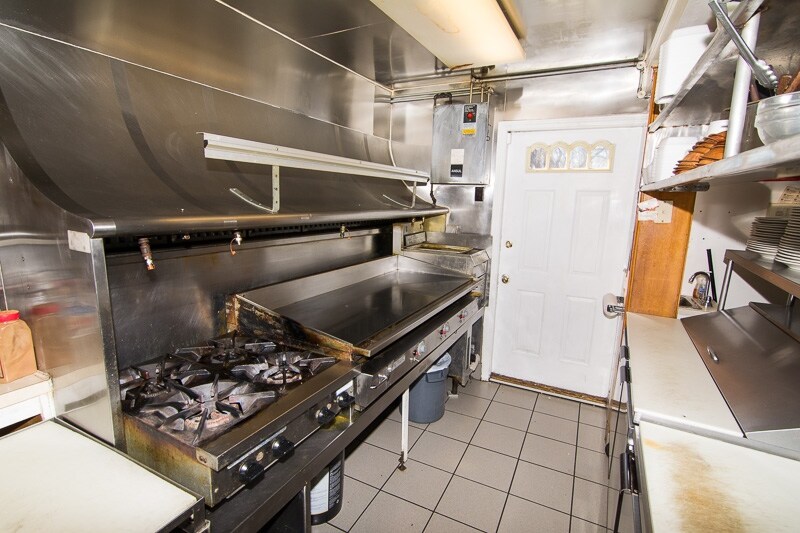 More Photos Of 156 Route 66 E, Columbia Restaurant For Sale