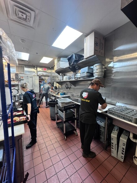 More Photos Of 6408-6414 Trading Sq, Haymarket General Retail For Lease