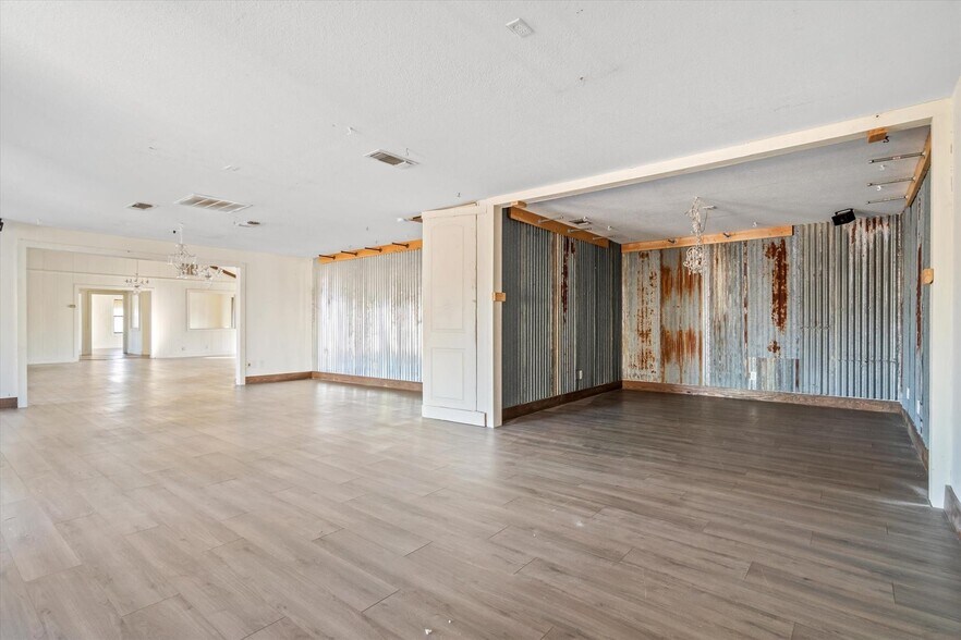 More Photos Of 1501 N Trade Days Blvd, Canton Storefront Retail Office For Sale