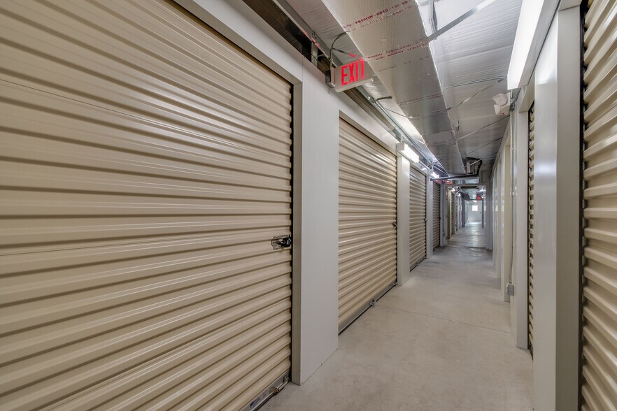 More Photos Of 507 SE 6th St, Williston Self Storage For Sale